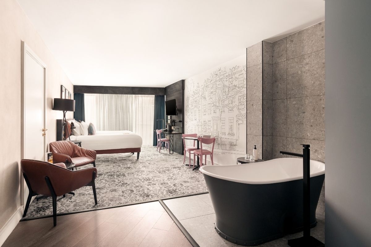 voco® Manchester freestanding bath suite.